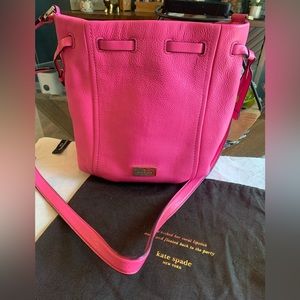 Well loved- hot pick Kate Spade crossbody or shoulder Bucket Bag
